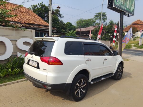 Mitsubishi Pajero Exceed matic tahun 2010 - Gambar 7